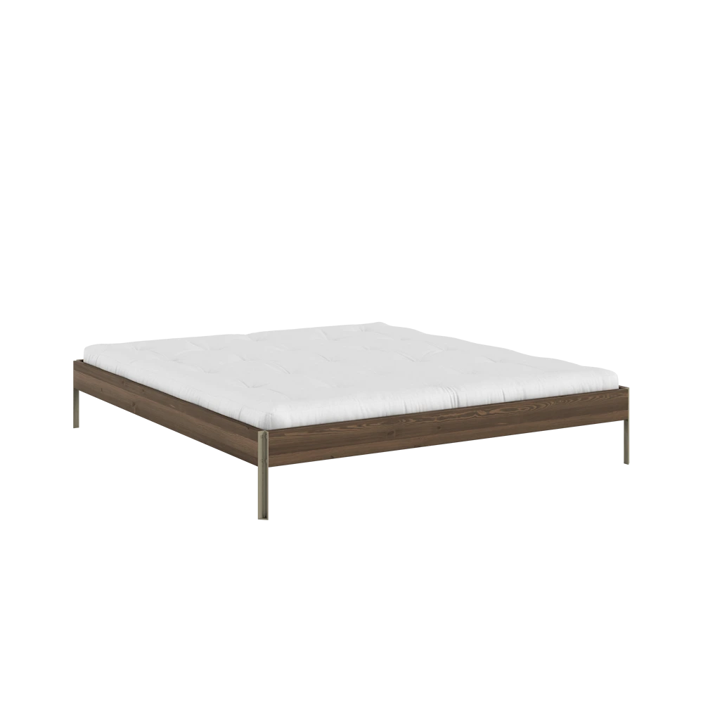 KARUP Dřevěná postel CORE 180x200 cm tmavě hnědá zelené nohy