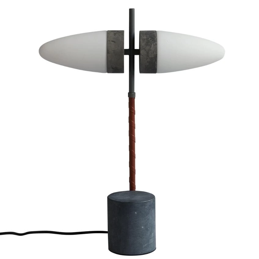 Opálově bílá stolní lampa 101Copenhagen Bull s mramorovou podstavou