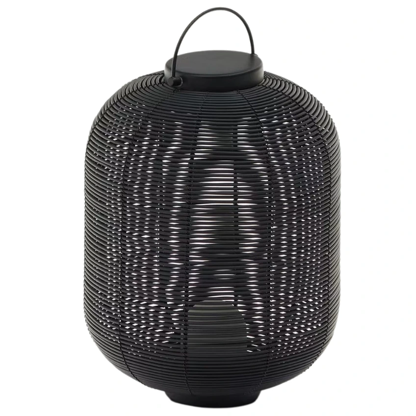 Kave Home Černá zahradní LED lampa z umělého ratanu Saranella 37 cm